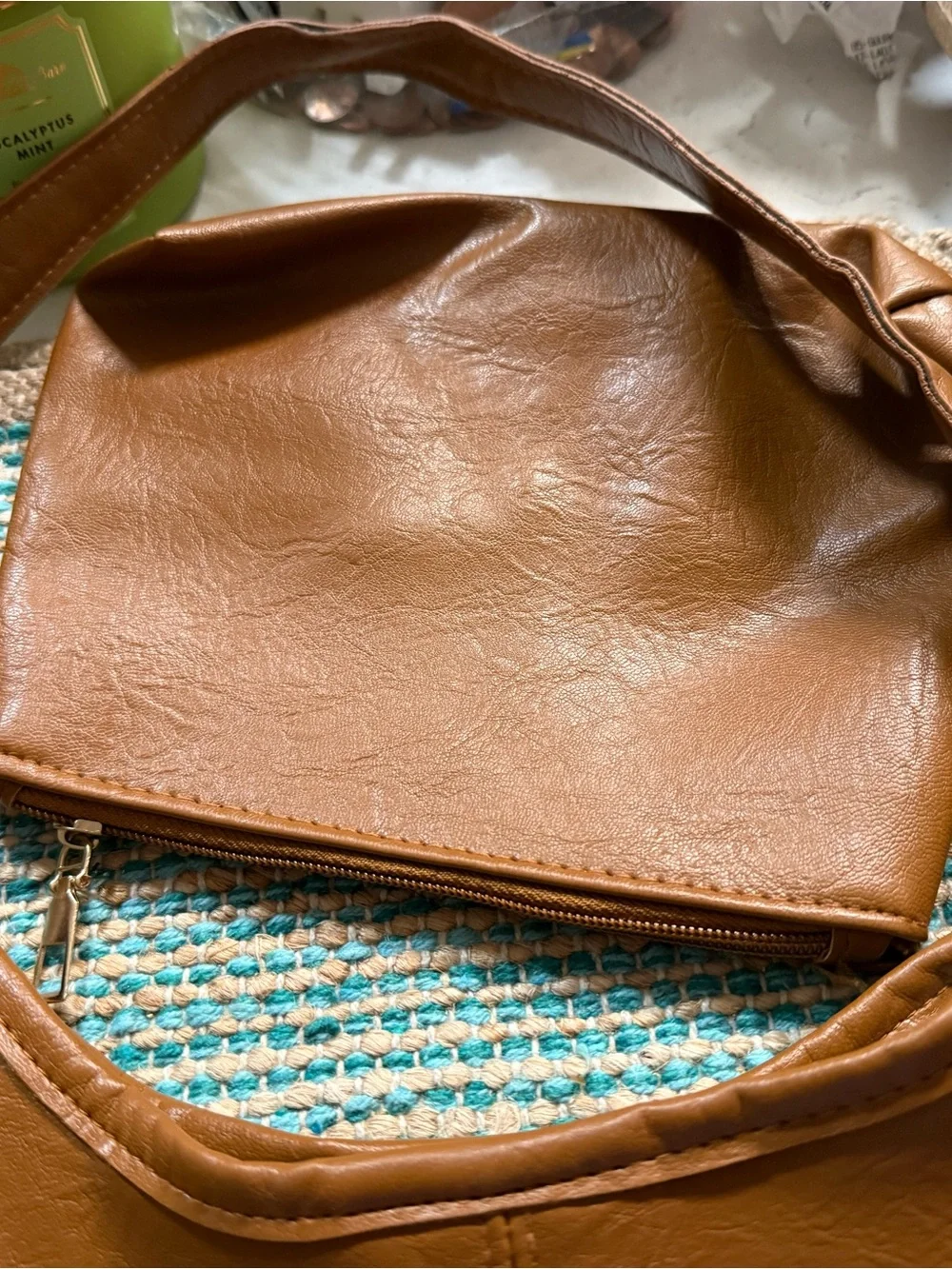 🍁 NEW 🍂 Classic Tan Leather Hobo Shoulder Bag Comes with a sm Wristlet.
